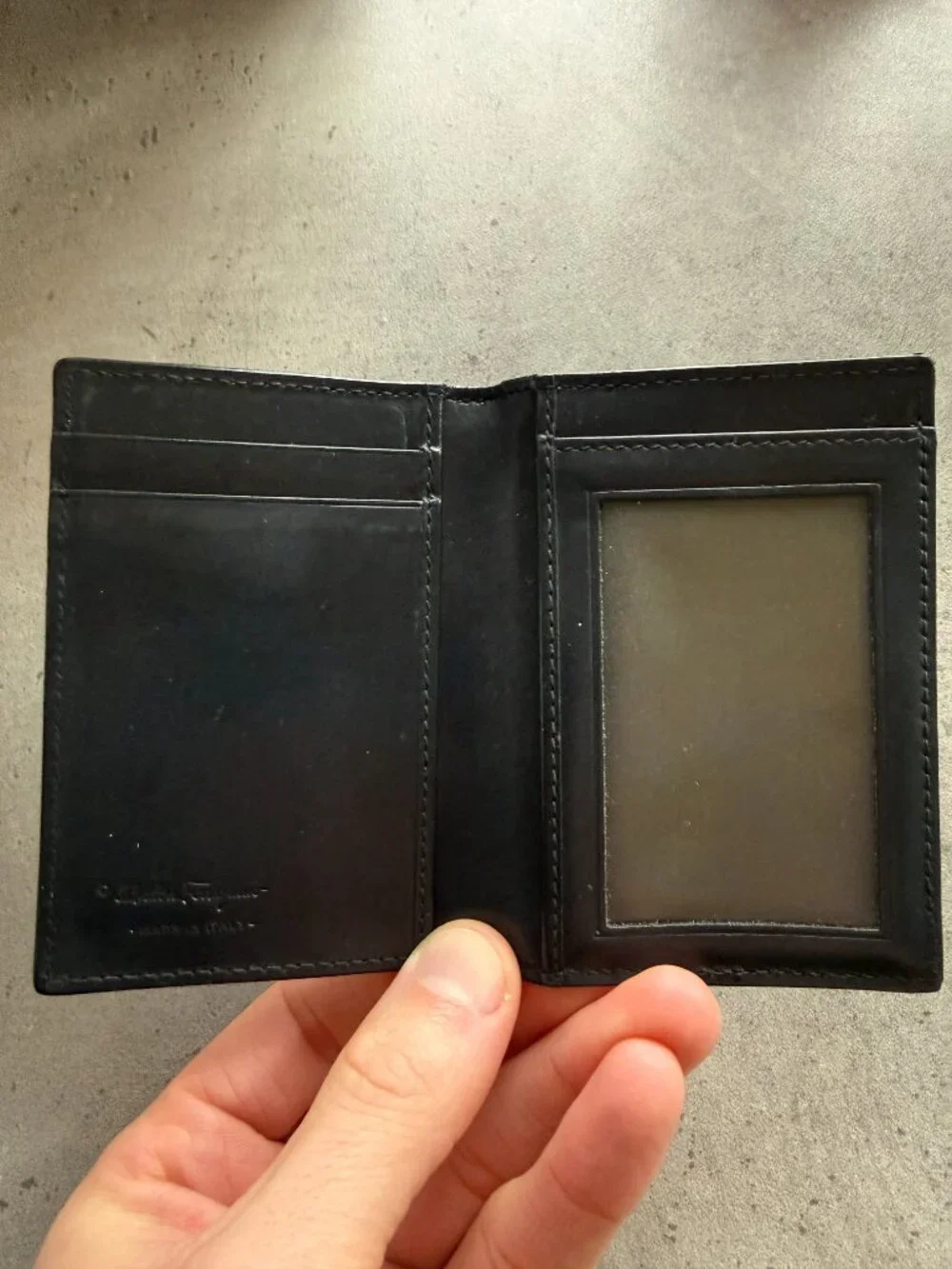 Ferragamo Gancini Leather Bifold Wallet Black Gold Logo Made in Italy - Picture 4 of 5